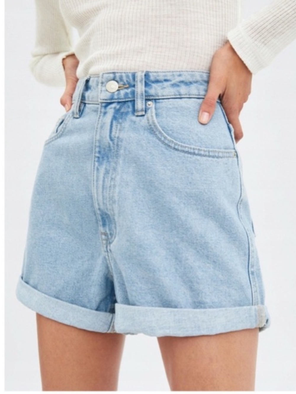 Zara TRF Mom Fit Denim High Waisted light wash Shorts Size 4